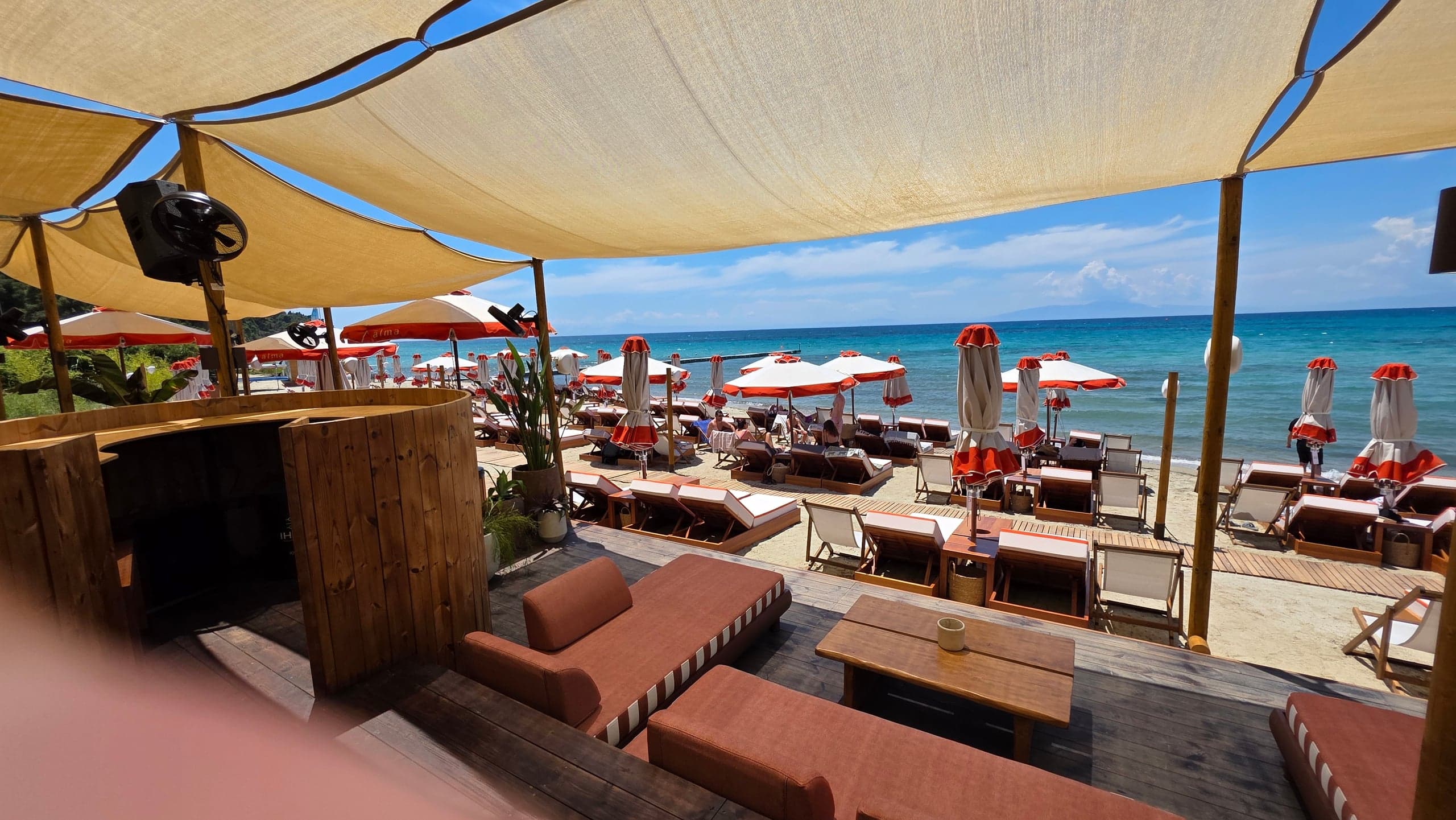 Alma Beach & Dining · Chelona Beach
